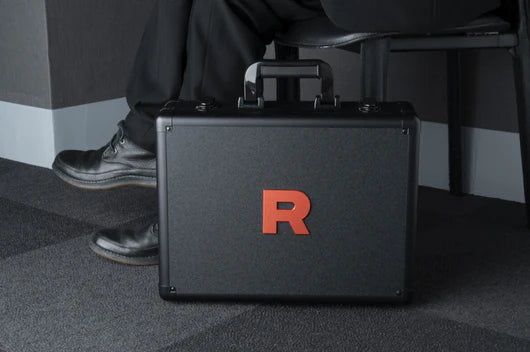 Pokémon X Team Rocket | Maletín “Glory of the Rocket Team” – Pokémon TCG (Edición Limitada)   Pokémon TCG